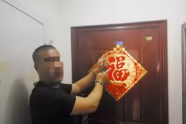 Nghi người lạ ở trong nhà, sự thật khó tin từ chùm chìa khóa