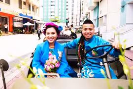 DJ Wang Trần chơi trội lái xe jeep đi cưới vợ