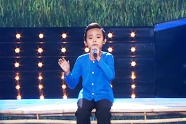 Hồ Văn Cường bị Tóc Tiên phê bình vì quên bài