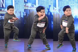 Cậu bé 4 tuổi Tin Tin gây sốt "Người hùng tí hon"