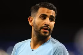 Guardiola 'buồn và xin lỗi' vì đã khiến Mahrez ngồi dự bị thời gian qua