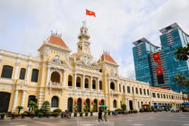 Đường phố TPHCM yên ả đến lạ thường trong ngày nghỉ lễ