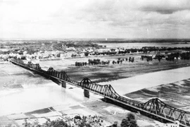 Hình độc: Hà Nội năm 1926-1951 nhìn từ máy bay