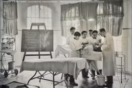 Tận mục cảnh đào tạo thầy thuốc Việt Nam 100 năm trước 