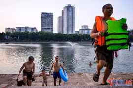 Dự báo thời tiết: Nắng gay gắt ở Bắc Bộ vào sáng, chiều lại mưa