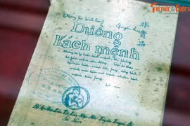 Xúc động ngắm loạt hiện vật quý gắn với sự ra đời của Đảng