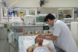 Nam thanh niên hôn mê sâu, phù não sau khi uống rượu ở đám giỗ