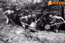 Ý chí bộ đội Cụ Hồ: Từ Trường Sơn xưa đến miền Trung lũ lụt