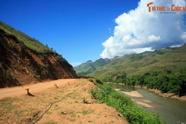 Cung đường hoang sơ tuyệt đẹp dọc sông Mã