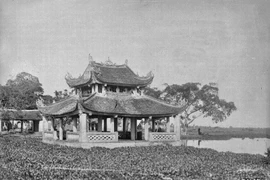 Khám phá diện mạo đền Lý Bát Đế 100 năm trước 