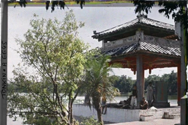 Hồ Hoàn Kiếm - đền Ngọc Sơn trông khác lạ trong ảnh màu 1915