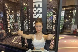 Ninh Dương Lan Ngọc bị đàn anh "bóc trần" chỉnh ảnh "méo cột" 