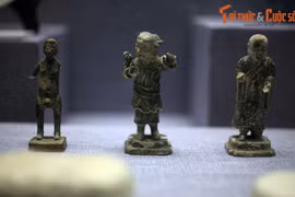 Cận cảnh những báu vật vô giá từ xác tàu cổ ở Việt Nam 