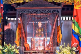 Cụm di tích gắn với tên tuổi vị Vua Bà lẫy lừng nhất sử Việt