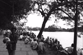 Ngắm loạt ảnh cực sinh động về cuộc sống ở Hà Nội năm 1992 