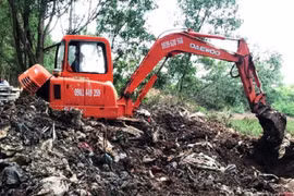 Đồng Nai: Làm rõ công ty chôn lấp chất thải nguy hại trái phép