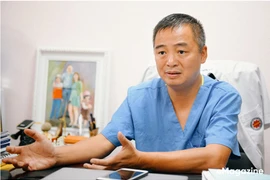 Trận chiến này quá cam go, nhiều nữ điều dưỡng ngất xỉu vì kiệt sức,… nhưng hãy tin vào chúng tôi!