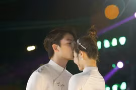 Huyền Lizzie im lặng trước tin đồn yêu Đình Tú