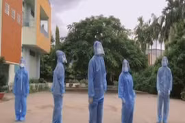 Video: Các tình nguyện viên ở TP. HCM nhảy múa thư giãn sau giờ làm 