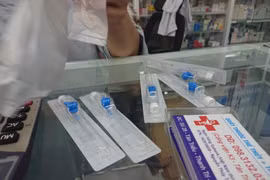 Bộ Y tế siết việc kê đơn thuốc điều trị ngoại trú