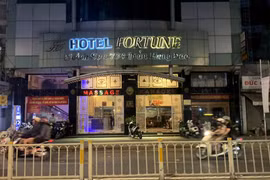 Triệt phá đường dây mại dâm trong tổ hợp ăn chơi ở TP HCM