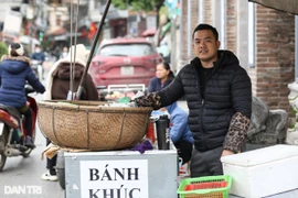 Chia sẻ của vợ chồng đi xe tiền tỷ bán xôi ở vỉa hè