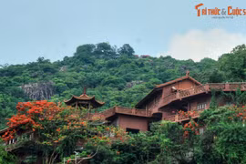 Những ngọn núi triệu người ghé thăm vì sự linh thiêng ở Nam Bộ