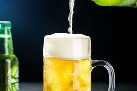 Uống ít bia vẫn có thể gây hại cho não 