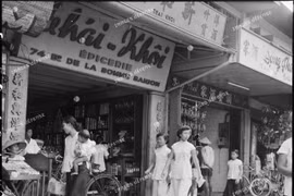 Loạt hình cực độc về vỉa hè Sài Gòn năm 1953