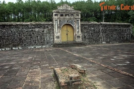 Lăng mộ phụ thân vua Gia Long và những giai thoại 