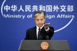 Mỹ cấm đầu tư vào hàng chục công ty Trung Quốc, Bắc Kinh đáp trả