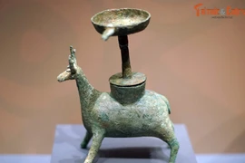 Ngắm những chiếc đèn nghìn tuổi cực tinh xảo của người Việt cổ