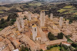 "Kỳ phùng địch thủ" tạo nên những tòa nhà chọc trời 800 tuổi ở Italia