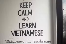 Khách Tây làm bảng phiên âm Tiếng Việt khiến dân tình cười ngất 