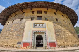 Loạt "pháo đài" bằng đất nung khổng lồ có 1-0-2 ở Trung Quốc