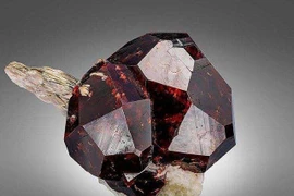 Điều lạ lùng của loại đá quý đại diện cho người sinh tháng 1