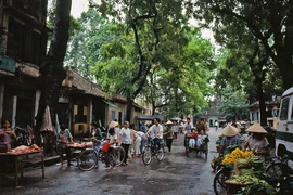 Xúc động ngắm Hà Nội năm 1990 qua bộ ảnh cực quý