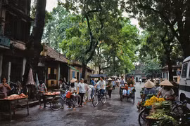 Xúc động ngắm Hà Nội năm 1990 qua bộ ảnh cực quý