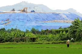 Bãi rác Nam Sơn trở thành nỗi khổ của người dân Hà Nội thế nào?