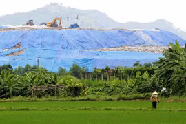 Bãi rác Nam Sơn trở thành nỗi khổ của người dân Hà Nội thế nào?