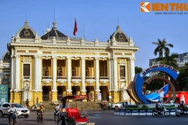 Dấu son lịch sử ở Quảng trường Cách mạng Tháng Tám