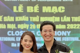 Chuyện tình 7 năm của nữ diễn viên Việt Hoa và bạn trai