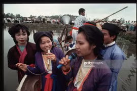 Mùa xuân Việt Nam thập niên 1990 qua ống kính Nevada Wier (1) 