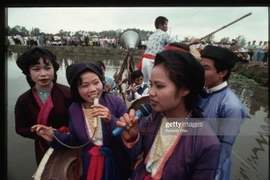 Mùa xuân Việt Nam thập niên 1990 qua ống kính Nevada Wier (1) 