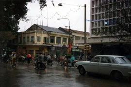 Thủ đô Hà Nội năm 1991 qua ảnh của Lewis M. Stern (2)