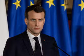 Pháp phong tỏa thêm một số tỉnh vì dịch Covid-19