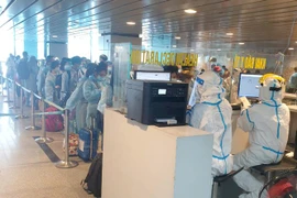 Bắt đầu nối lại hoạt động bay thương mại quốc tế