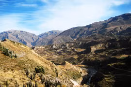 Choáng ngợp cảnh tượng ở hẻm núi sâu nhất châu Mỹ Colca Canyon