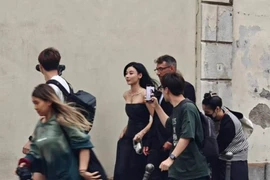 Nhan sắc thách thức thời gian của “chị đẹp” Trương Bá Chi