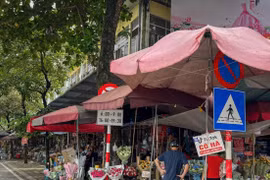 Loạt biển báo giao thông làm khó người đi đường